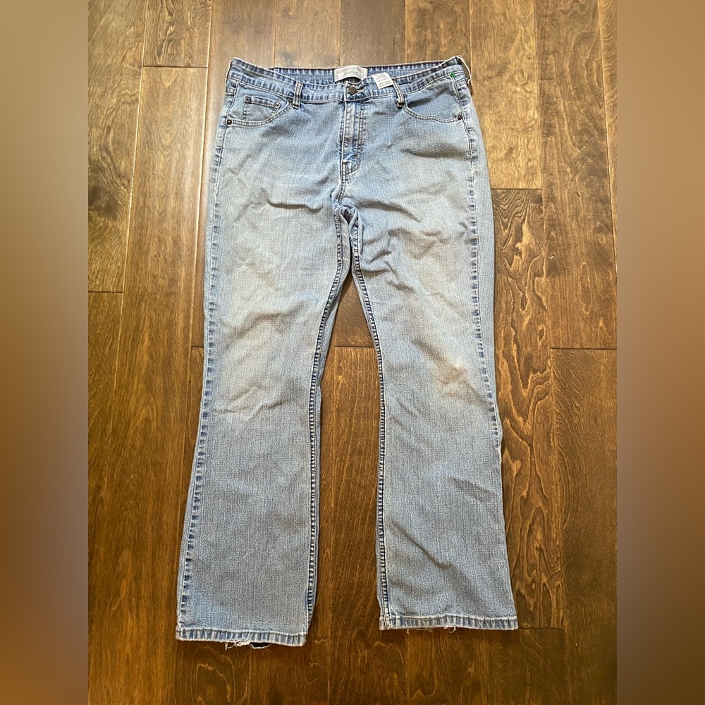 Levi Straus Signature Bootcut Jeans